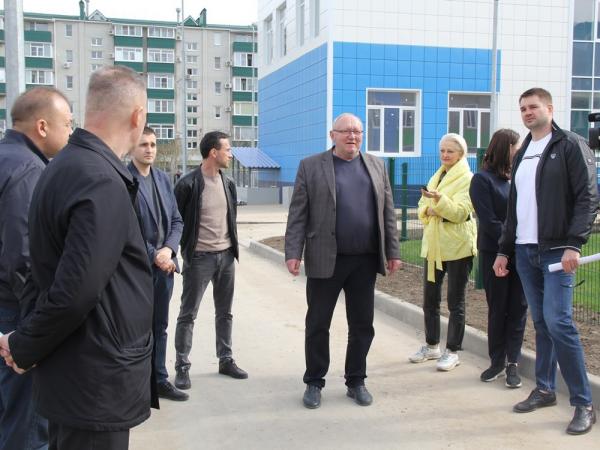 Подрядчик завершает строительство новой школы в Волгодонске