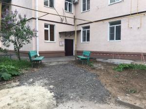 Волгодонцы пожаловались на разруху возле подъезда после работы коммунальщиков