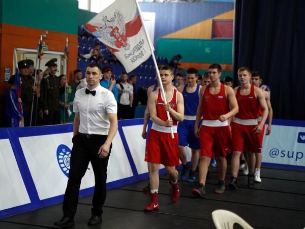 В Волгодонске состоялось торжественное открытие турнира по боксу памяти Алексея Улесова