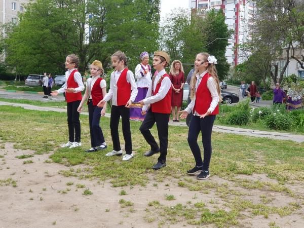 В 13 округе Волгодонска состоялся праздничный концерт в честь 78-й годовщины Дня Победы