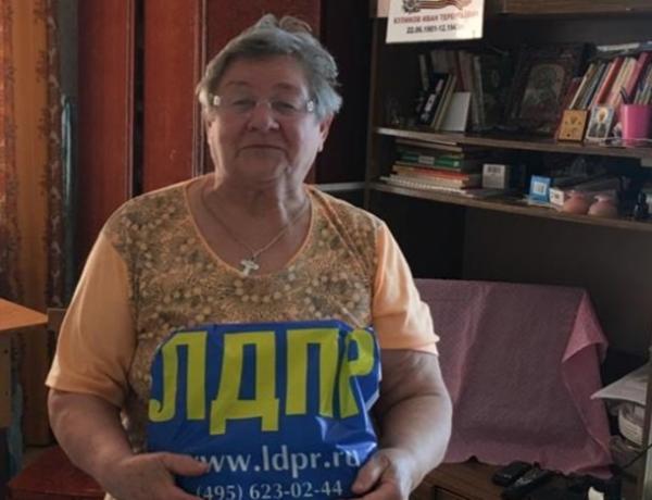 Труженица тыла из Волгодонска в свой 96 день рождения приняла поздравления от депутата Геннадия Кудрявцева