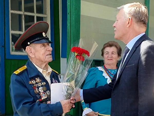 В Волгодонске наградили знаменитого ветерана Великой Отечественной войны Клима Неополькина
