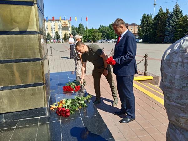 В День памяти и скорби в Волгодонске почтили память погибших воинов