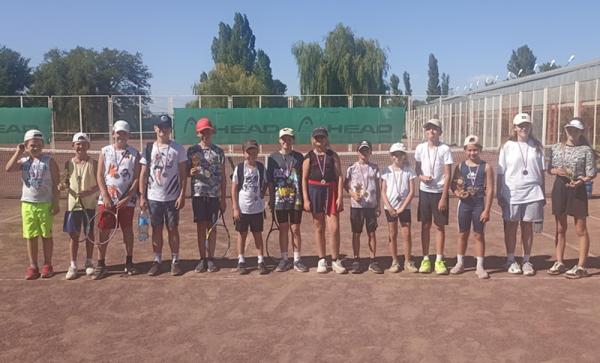 В Волгодонске определили лучших теннисистов города