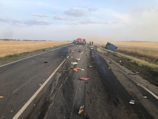 В страшном ДТП в Зимовниковском районе погибли две семьи из Волгодонска