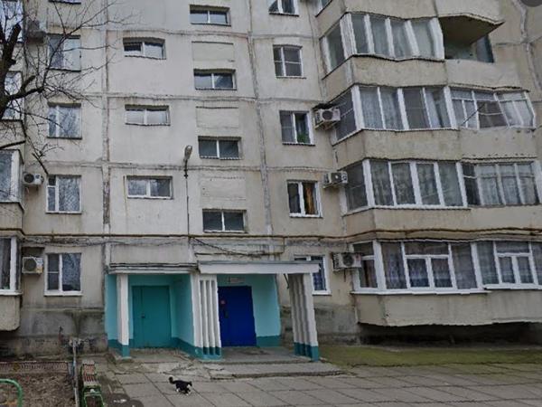 Пожилой мужчина погиб, выпав из окна в Волгодонске