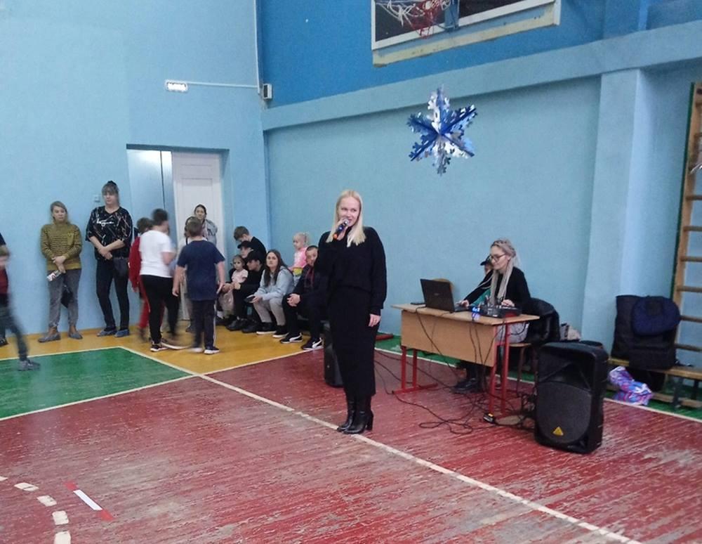 Новогодний праздник для детей 13-го округа Волгодонска организовал депутат Геннадий Кудрявцев