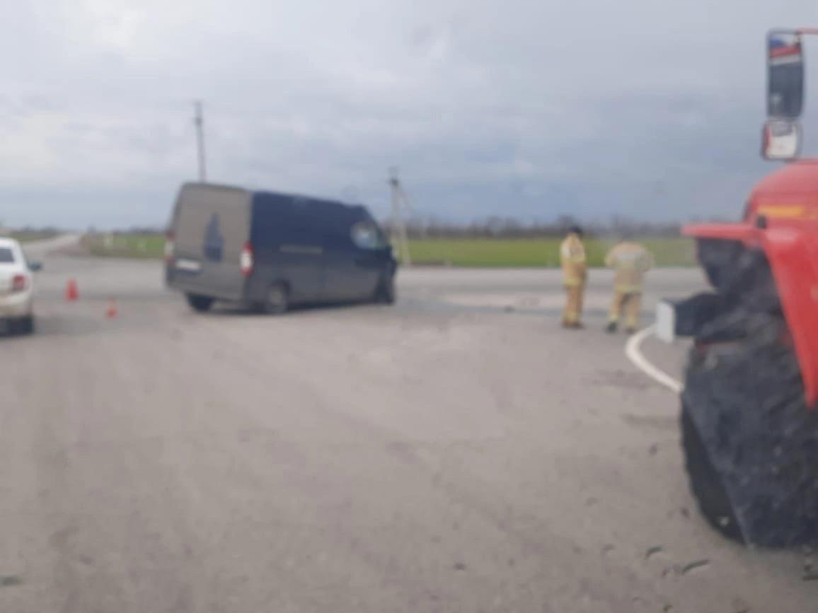 Автомобиль инкассаторов перевернулся после столкновения с иномаркой в Орловском районе