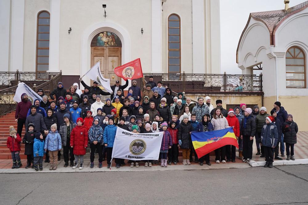 Богатырской пробежкой встретили утро нового года жители Волгодонска