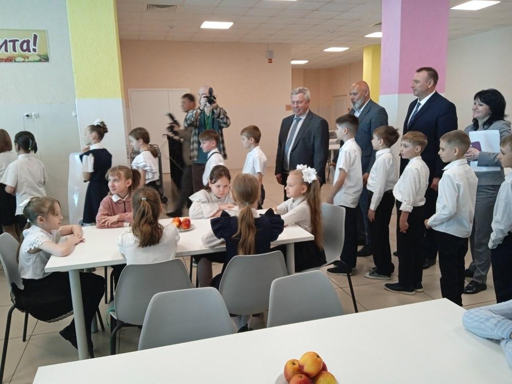 Губернатор напомнил о нюансах, требующих внимания властей, в ходе посещения Юноны в Волгодонске