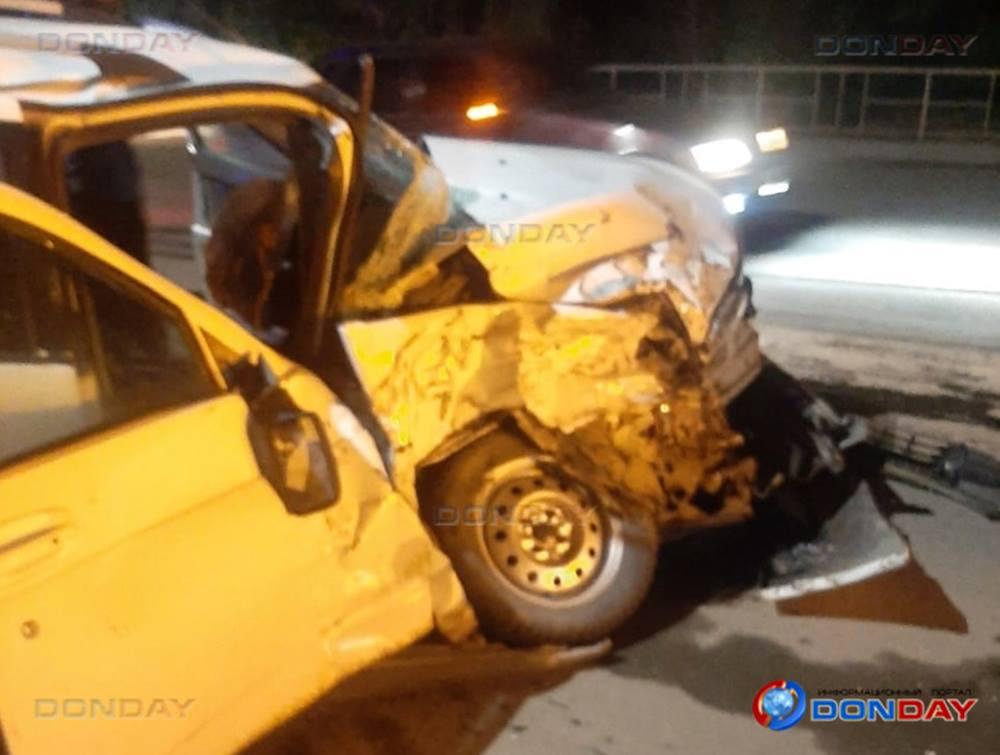 В Волгодонске «Нива» и «Приора» столкнулись на улице Железнодорожной