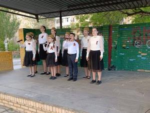 В Волгодонске жители 17 округа отметили наступающий День Победы праздничным концертом