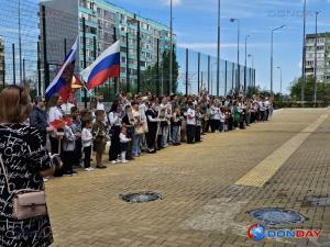 Жители Волгодонска приняли участие в праздничном флешмобе ко Дню Победы: видео