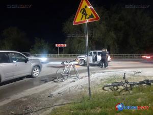 В Волгодонске «Нива» и «Приора» столкнулись на улице Железнодорожной