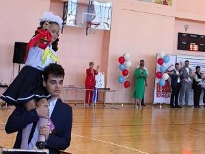 Более двух тысяч выпускников Волгодонска услышали последний звонок