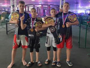 Волгодонцы завоевали чемпионские пояса на супер боях по грэпплингу