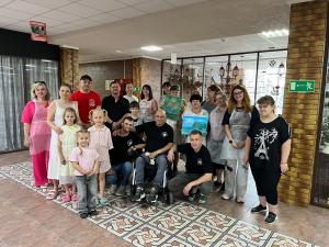Художник из Волгодонска провел мастер-класс для мам особенных детей