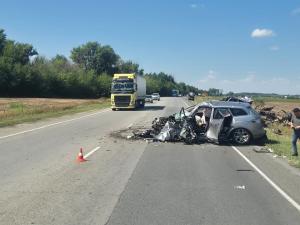 Два человека попали в больницу после жёсткого ДТП на трассе Ростов-Волгодонск