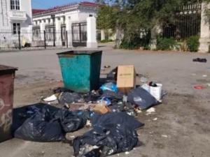 Жители Цимлянска не могут добиться установки мусорных контейнеров