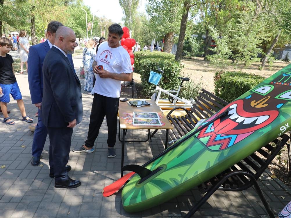 Предприниматели Волгодонска представили свои достижения на ярмарке в честь Дня города и 80-летия атомной промышленности