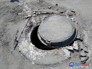 Жителей Волгодонска беспокоит открытый люк на улице Морской