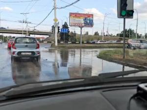 В Волгодонске из-за порыва затопило улицу Морскую