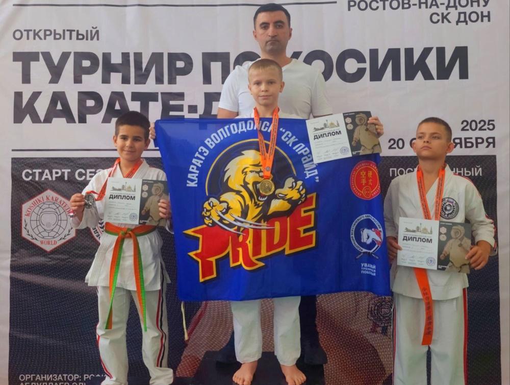 Волгодонские каратисты завоевали более 10 наград на турнире в Ростове