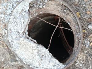 Волгодонцы боятся упасть в разрушенные люки на проспекте Мира