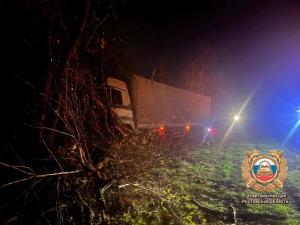 Водитель тягача умер во время движения по трассе Шахты-Цимлянск