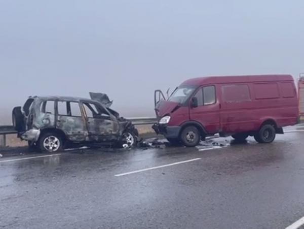 Один погиб и трое пострадали в страшном ДТП на трассе Ростов - Волгодонск
