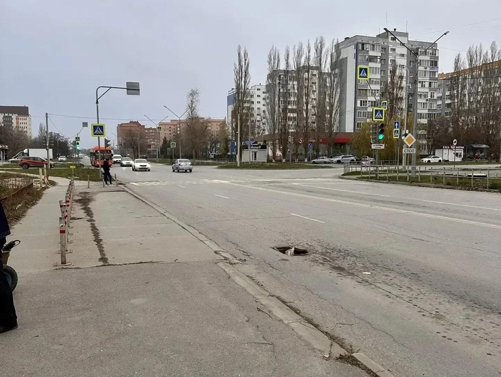 В Волгодонске на Индустриальной провалилась ливневка