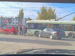 Волгодончанка ищет свидетелей ДТП на пересечении улицы Ленина и переулка Первомайский