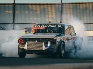 Гонщик из Волгодонска собирает одну из самых быстрых машин в России