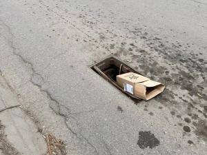 В Волгодонске на Индустриальной провалилась ливневка