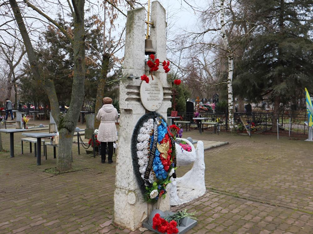 Жители Волгодонска почтили память солдат, погибших на Северном Кавказе