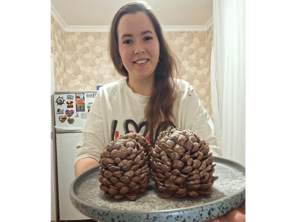 Повар из Волгодонска поделилась рецептом новогоднего десерта «Шишки»