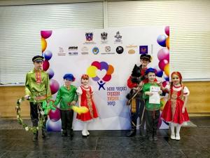 Подопечные волгодонского Центра «Радуга» выступили на областном фестивале творчества детей с ОВЗ