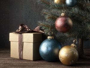 Волгодонцам рассказали, как выбрать качественные игрушки и наряды на Новый год