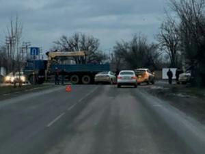 В Волгодонске «Шкода» врезалась в КамАЗ