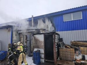 В Волгодонске горел автосервис