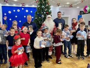 Юные волгодонцы с особенностями развития здоровья получили подарки от депутатов КПРФ