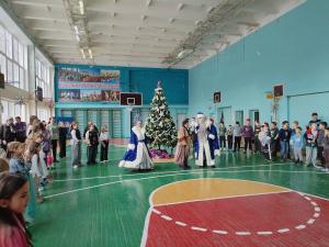 В 13 округе Волгодонска подарками и весельем встретили наступающий Новый год