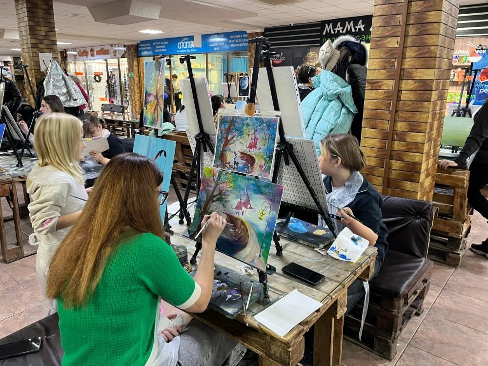 Искусство во имя добра: в Волгодонске прошёл благотворительный мастер-класс по живописи