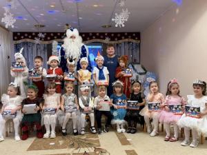 Депутат Юрий Бердников устроил новогодний праздник для воспитанников детсада «Вишенка»