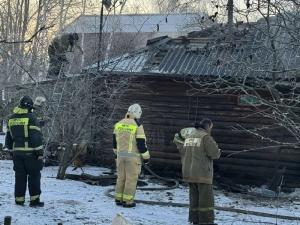 В Волгодонске горела кровля бани