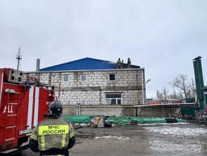 В Волгодонске горел ангар на СТО