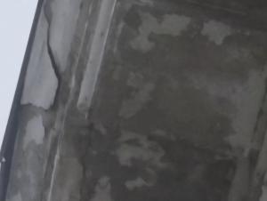 Куски могут упасть на голову: ротонда в Цимлянске продолжает рассыпаться