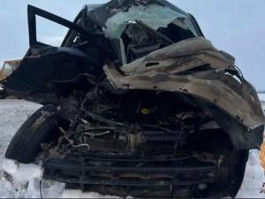 «Лада» столкнулась с грузовым краном на трассе Семикаракорск - Большая Мартыновка