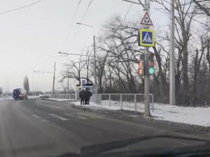 Светофор на 2-й Бетонной в Волгодонске работает с перебоями