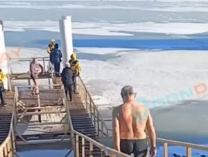 В Волгодонске желающих окунуться в крещенскую купель снизилось почти вдвое